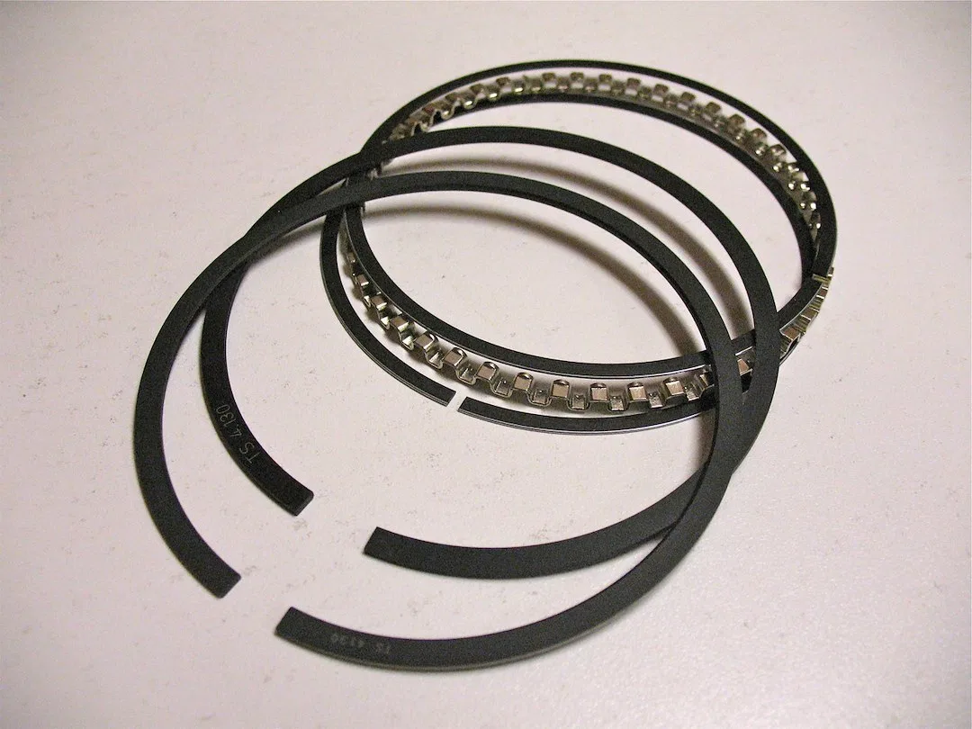 CRG0010 65 – TOTAL SEAL Piston Ring Set, For Use With 8 Cylinder Engine 4.065 Inch Bore Plasma-Moly Ductile Iron Top ...